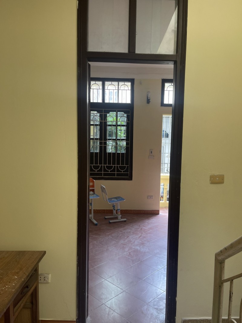 Bán nhà Xã Đàn 41m2 4 tầng, cách 1 nhà ra phố, ngõ 3 gác, gần hồ Ba Mẫu, 5.7 tỷ.