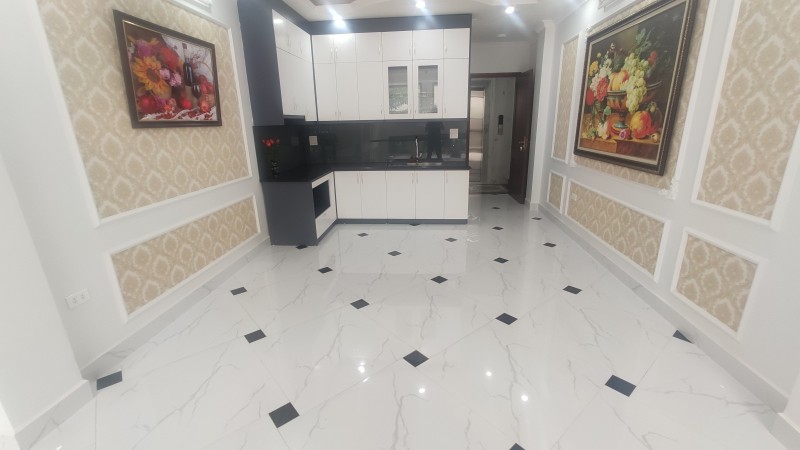 Bán nhà lô góc Hào Nam, gần oto, 40m2 x 4 tầng, nở hậu, ngõ rộng, nhỉnh 4 tỷ.