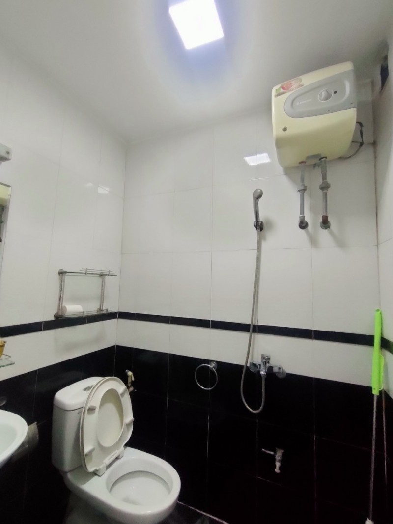 Sở hữu nhà Giảng Võ 27m2 5 tầng, mt 6m, 5m ra mặt phố, 3.7 tỷ.