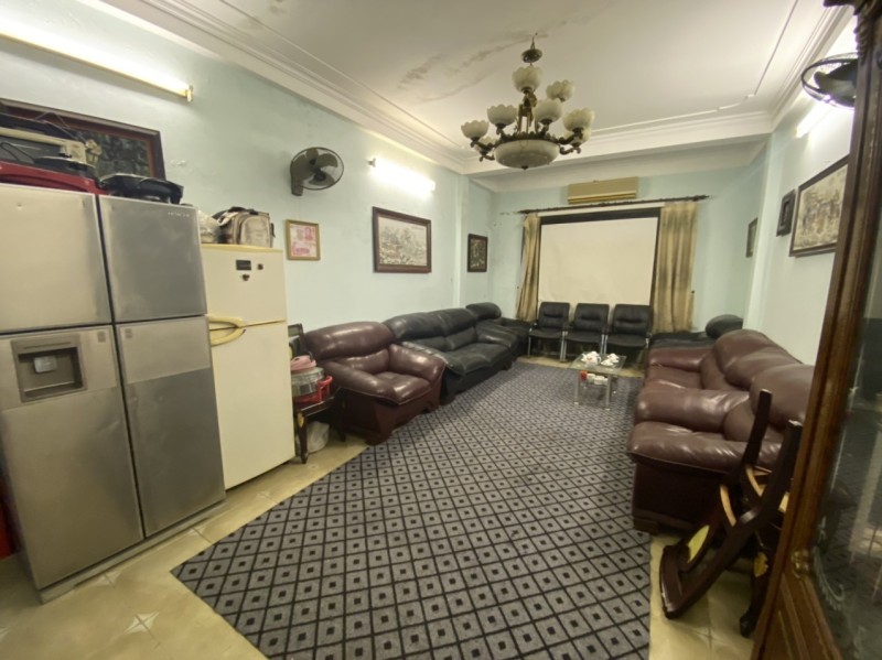 Bán nhà Tôn Đức Thắng 37m2 x 5 tầng, gần hồ Văn Chương, nở hậu, gần oto, 4.3 tỷ.