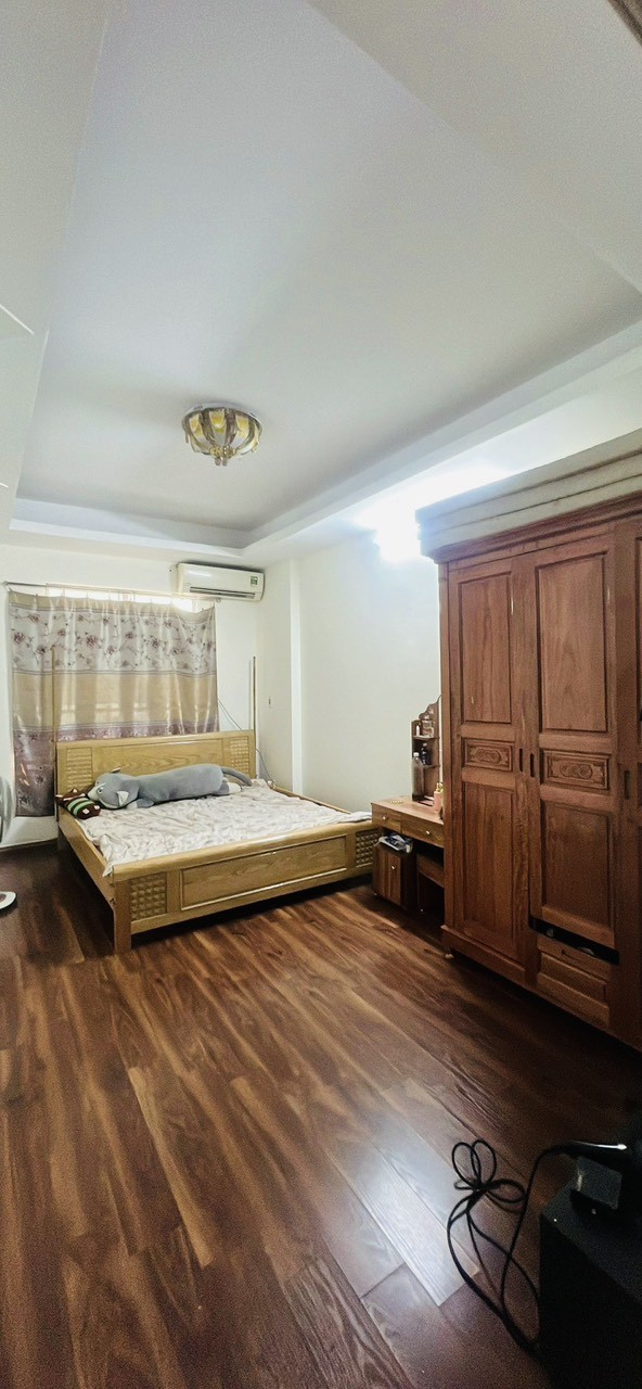 Bán nhà Thái Hà 38m2 6 tầng, mt 4m, 3 gác tránh xe máy, gần oto, 5.5 tỷ.