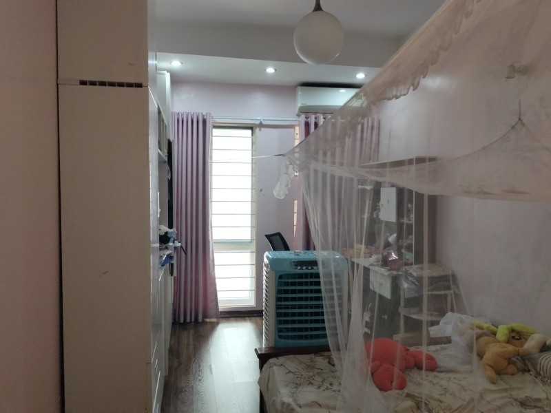 Bán nhà khu phân lô Hào Nam, lô góc 45m2 3 tầng, mt 4m, oto, nhỉnh 5 tỷ.