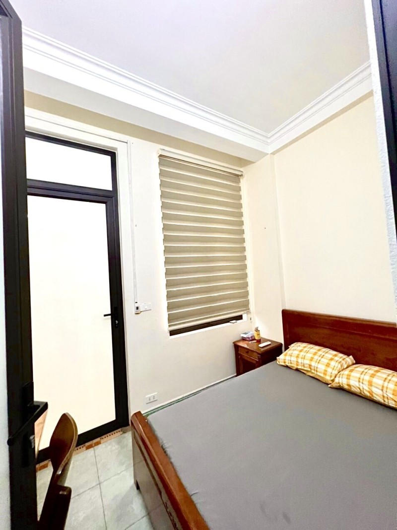 Bán nhà khu ga Hàng Cỏ 30m2 6 tầng, ngõ nông, gần phố, gần oto, thoáng vĩnh viễn, 4 tỷ.