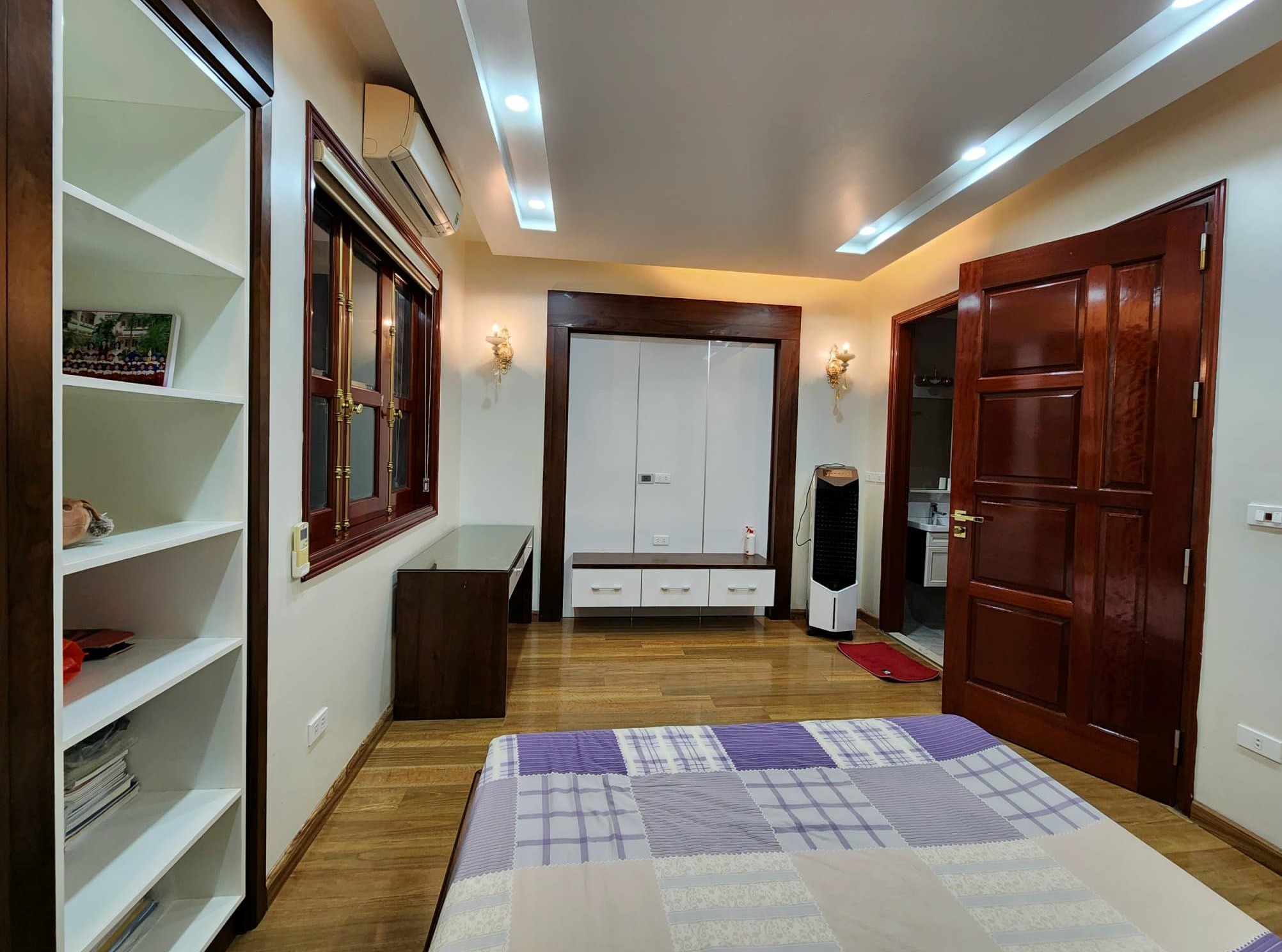 Bán nhà ngõ 49 Huỳnh Thúc Khang, Đống Đa LÔ GÓC 6 tầng diện tích 45m2 giá 16 tỷ