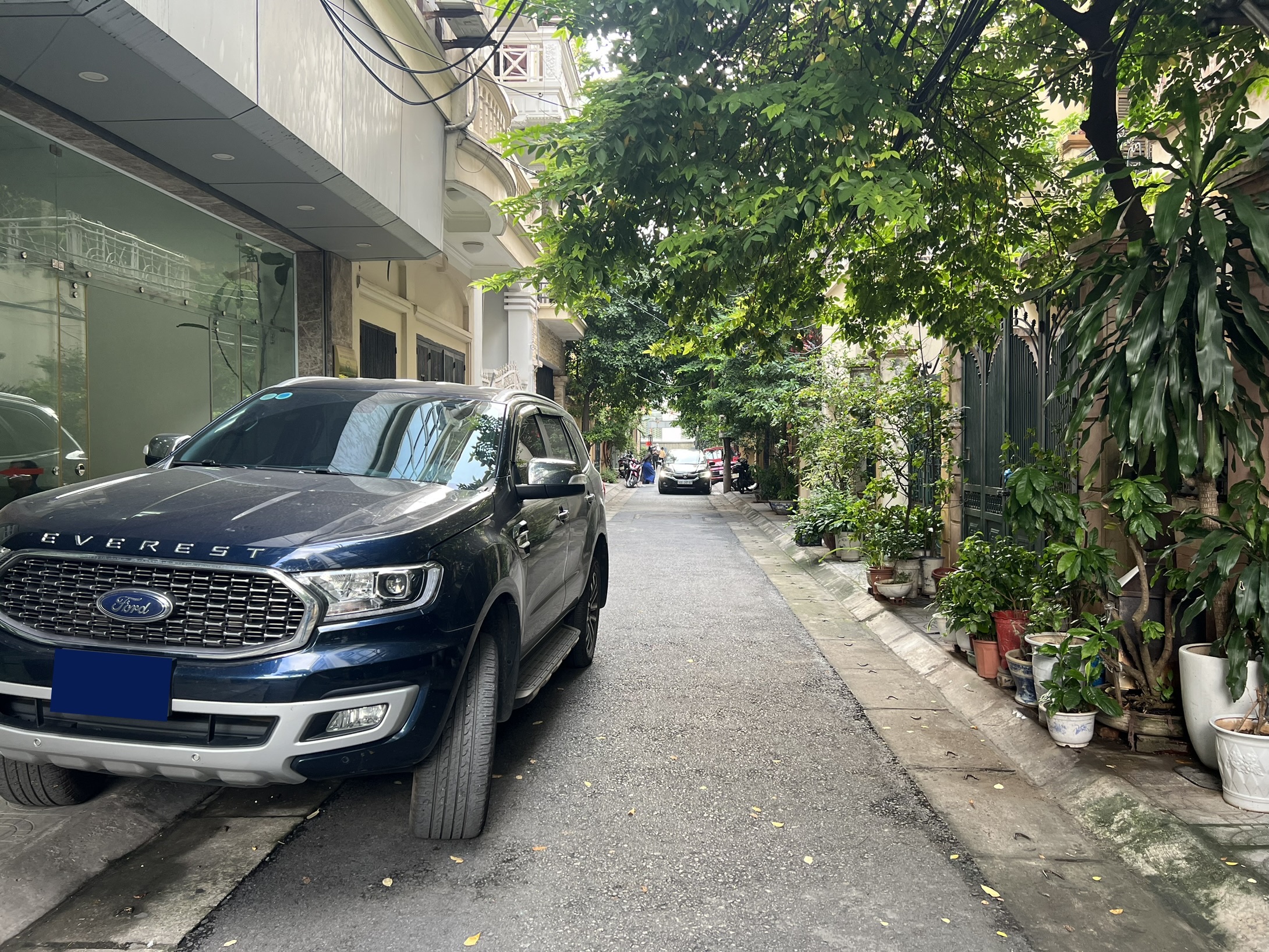 Hiếm! Bán nhà ngõ 61 Lạc Trung, Phân lô oto tránh, Vỉa hè rộng, Phố xanh, Ở sướng, KD đỉnh, DT 73m2.