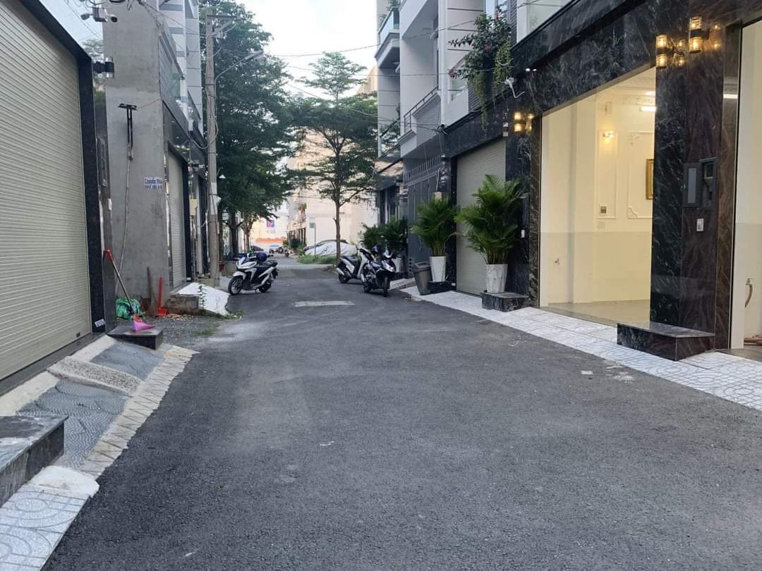 NGộp Bầu Cát - HXH lắc đầu 56m2 - 4 tầng Mới Đẹp.