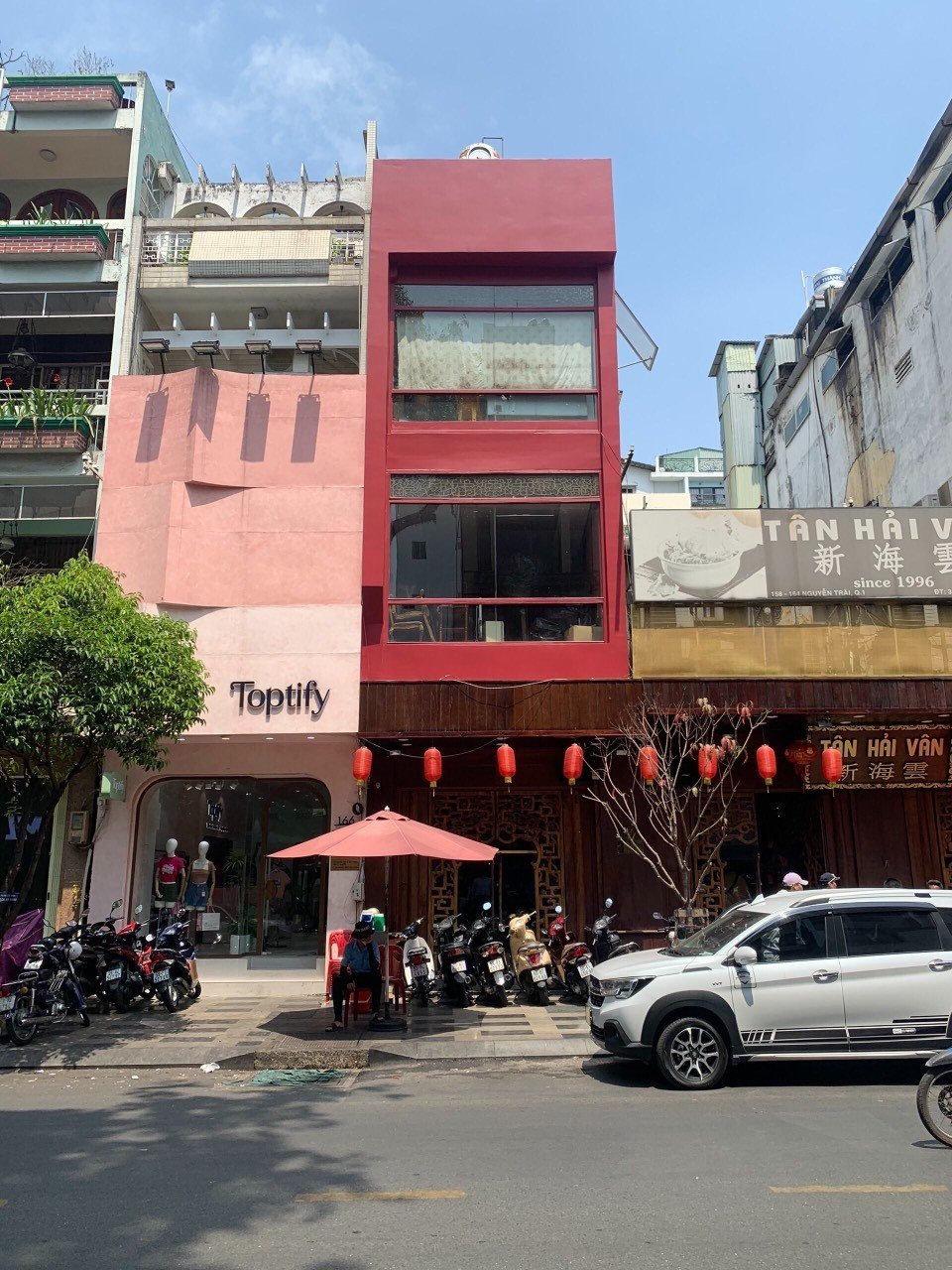 77m2