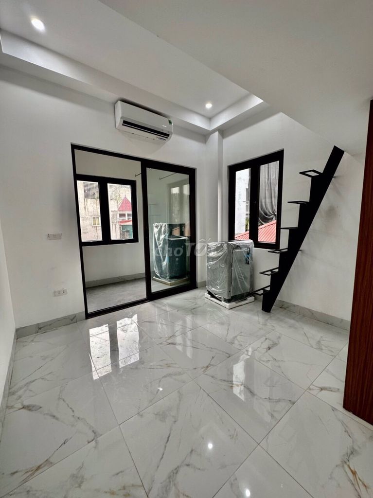 Cho thuê phòng 25m2 đầy đủ tiện nghi tại ngõ 52 Quan Nhân.