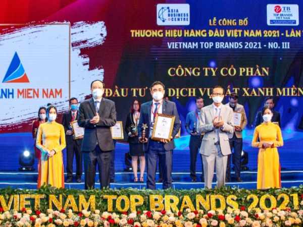 Trong thời gian đảm nhận vị trí chủ tịch tập đoàn Đất Xanh, ông Bùi Ngọc Đức đã có nhiều đóng góp cho sự phát triển của Tập đoàn Trong thời gian đảm nhận vị trí chủ tịch tập đoàn Đất Xanh, ông Bùi Ngọc Đức đã có nhiều đóng góp cho sự phát triển của Tập đoàn