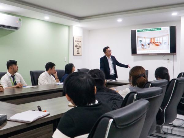 Công ty Tuấn 123 là một trong những công ty hàng đầu tại Việt Nam trong lĩnh vực đào tạo bất động sản Công ty Tuấn 123 là một trong những công ty hàng đầu tại Việt Nam trong lĩnh vực đào tạo bất động sản