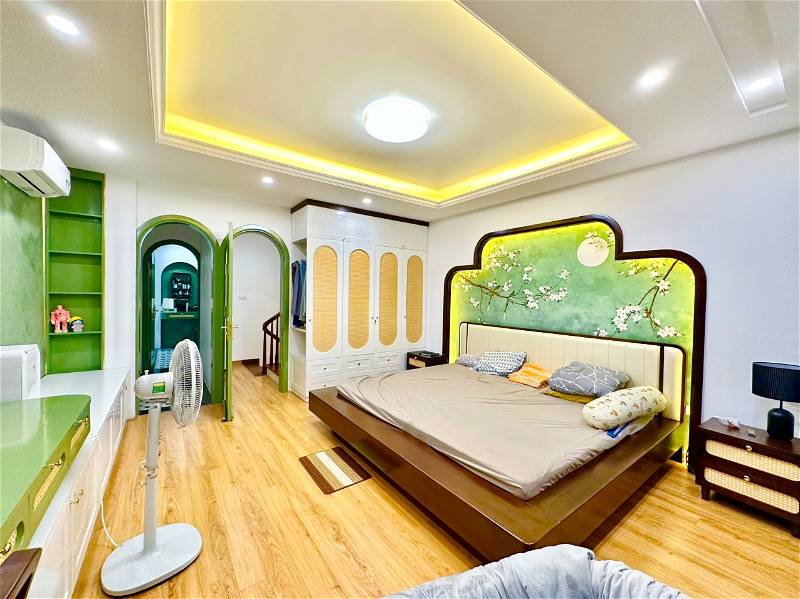 Bán nhà Phố Hoàng Quốc Việt, Cầu Giấy 48 m2, 4 tầng, ô tô tránh, KD tốt.