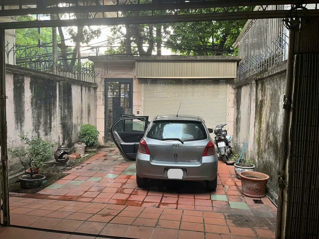 Ba Đình, 116m2 đất sạch, ô tô vào nhà, 50m ra phố, không quy hoạch, chỉ 12.5 tỷ.