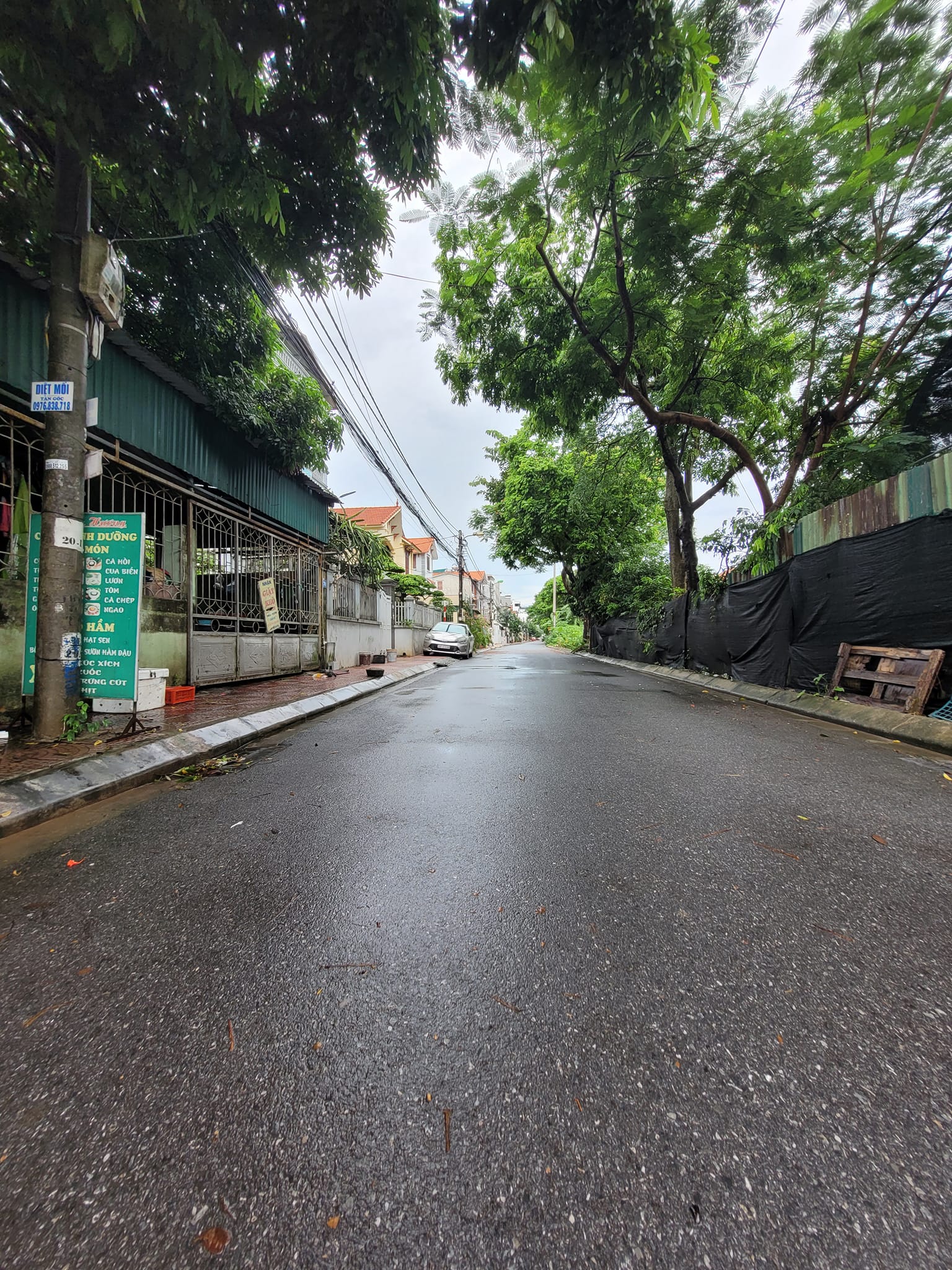 BÁN NHÀ MẶT PHỐ PHƯỜNG NGỌC THUY(LONG BIÊN) 100M2 X 3 TẦNG_ LÔ GÓC_ KINH DOANH_ GARA Ô TÔ NHỈNH 6 TỶ.