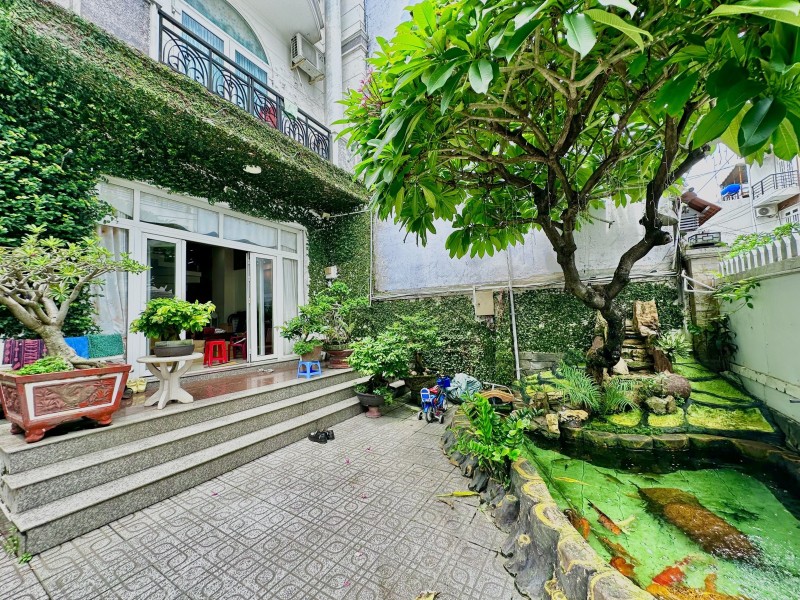 BÁN BIỆT THỰ SIÊU VIP MỚI 100%, 4PN, KIẾN TRÚC HIỆN ĐẠI, CÓ SÂN THƯỢNG - XE HƠI NGỦ TRONG NHÀ - NGANG 9x20 - SỔ TẠI.