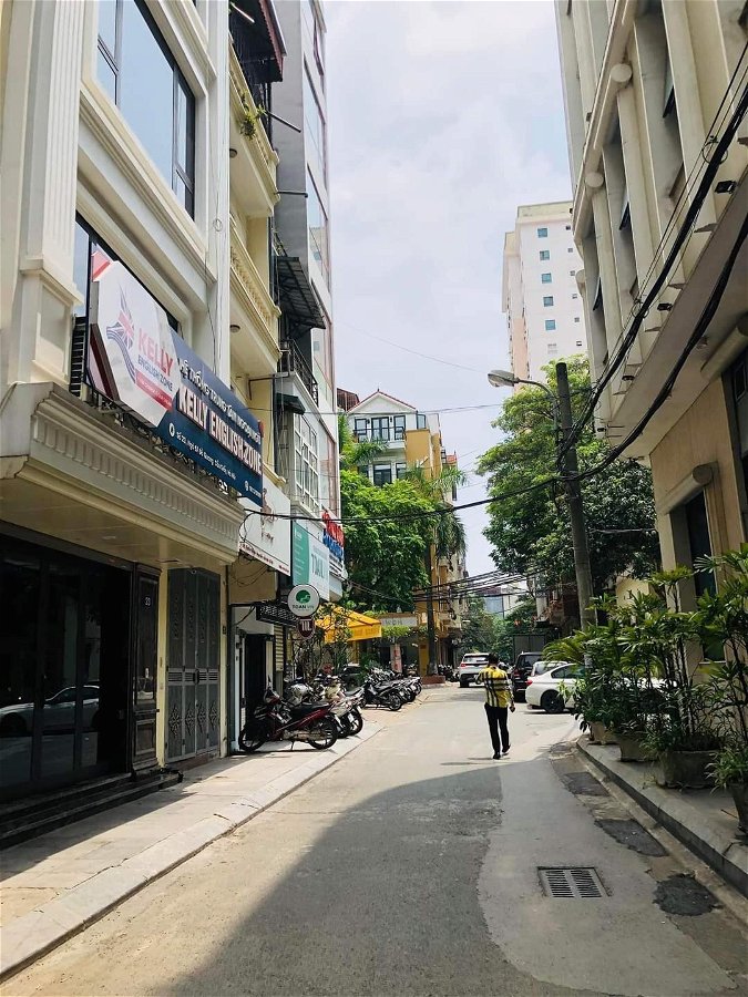 Cần bán nhà Nguyễn Thị Định, Cầu Giấy. Ngõ ôtô tránh thông sang Đỗ Quang, kinh doanh đỉnh. DT40m2. Giá 11,8 tỷ.