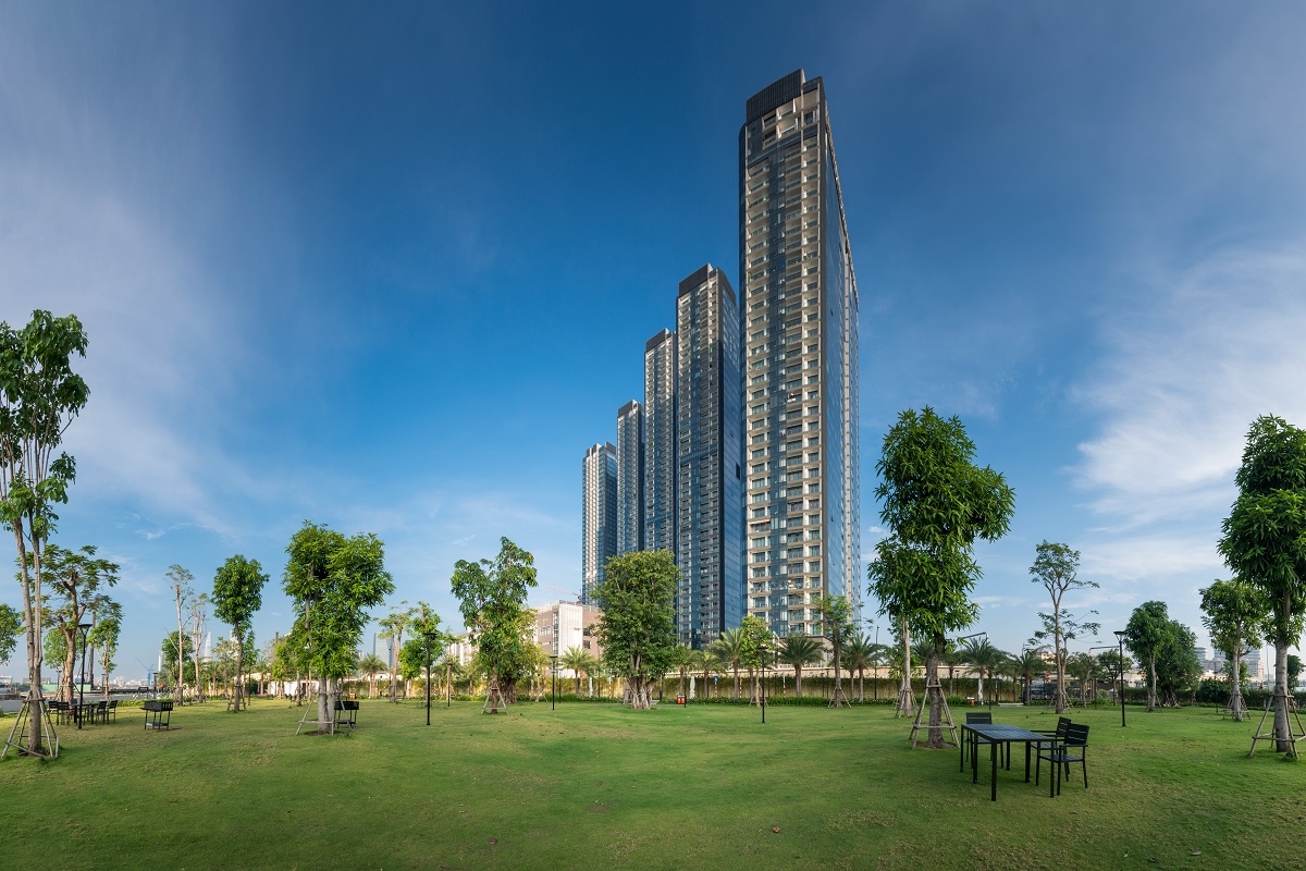 Bán Căn Hộ Vinhomes Golden River, Nội Thất Cơ Bản Tại Trung Tâm Thành Phố. Giá chỉ từ 8 tỷ / căn.