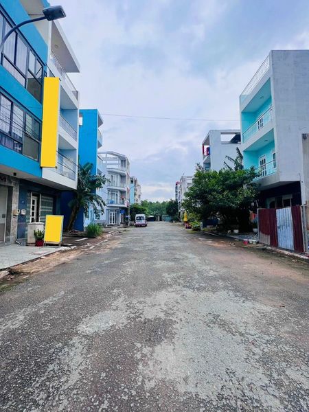 Chính Chủ gửi bán khách sạn Mặt Tiền Đường Số 64, P Bình Trưng Đông Quận 2 DTSD : 258m2 +3 lầu 12 phòng hệ thống PCCC.