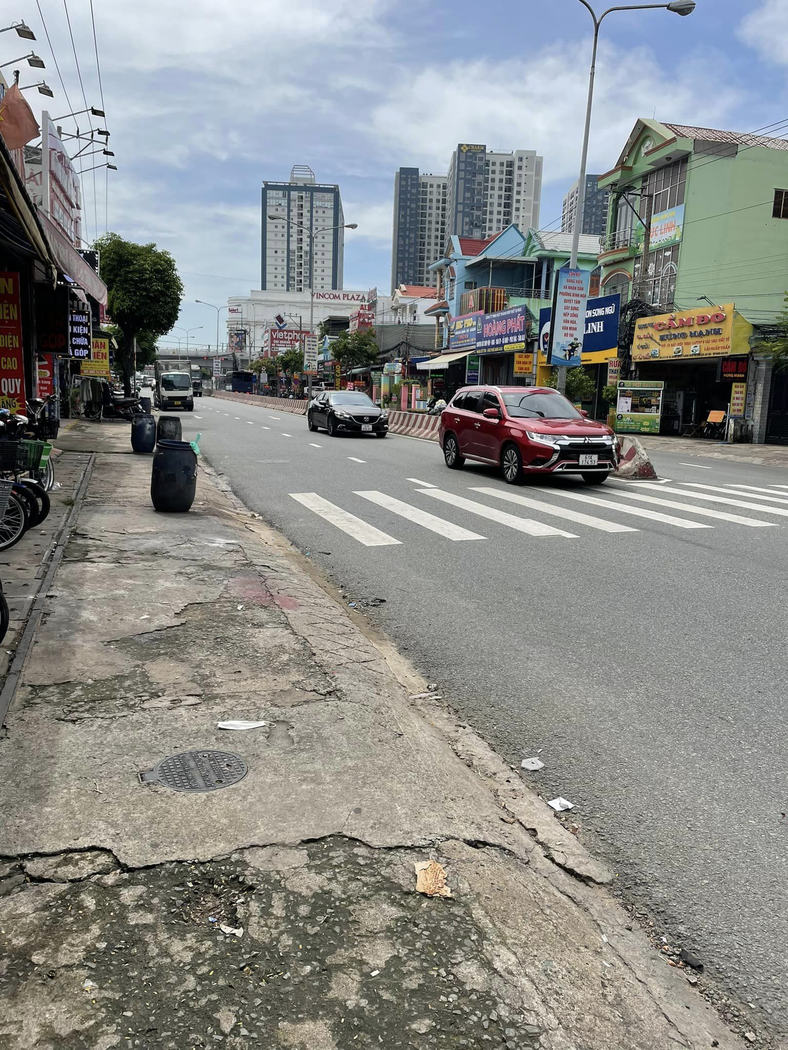 CẦN SANG NHƯỢNG LẠI MẶT BẰNG KINH DOANH ĐỊA CHỈ; HỒ TRÚC BẠCH, BA ĐÌNH, HÀ NỘI.