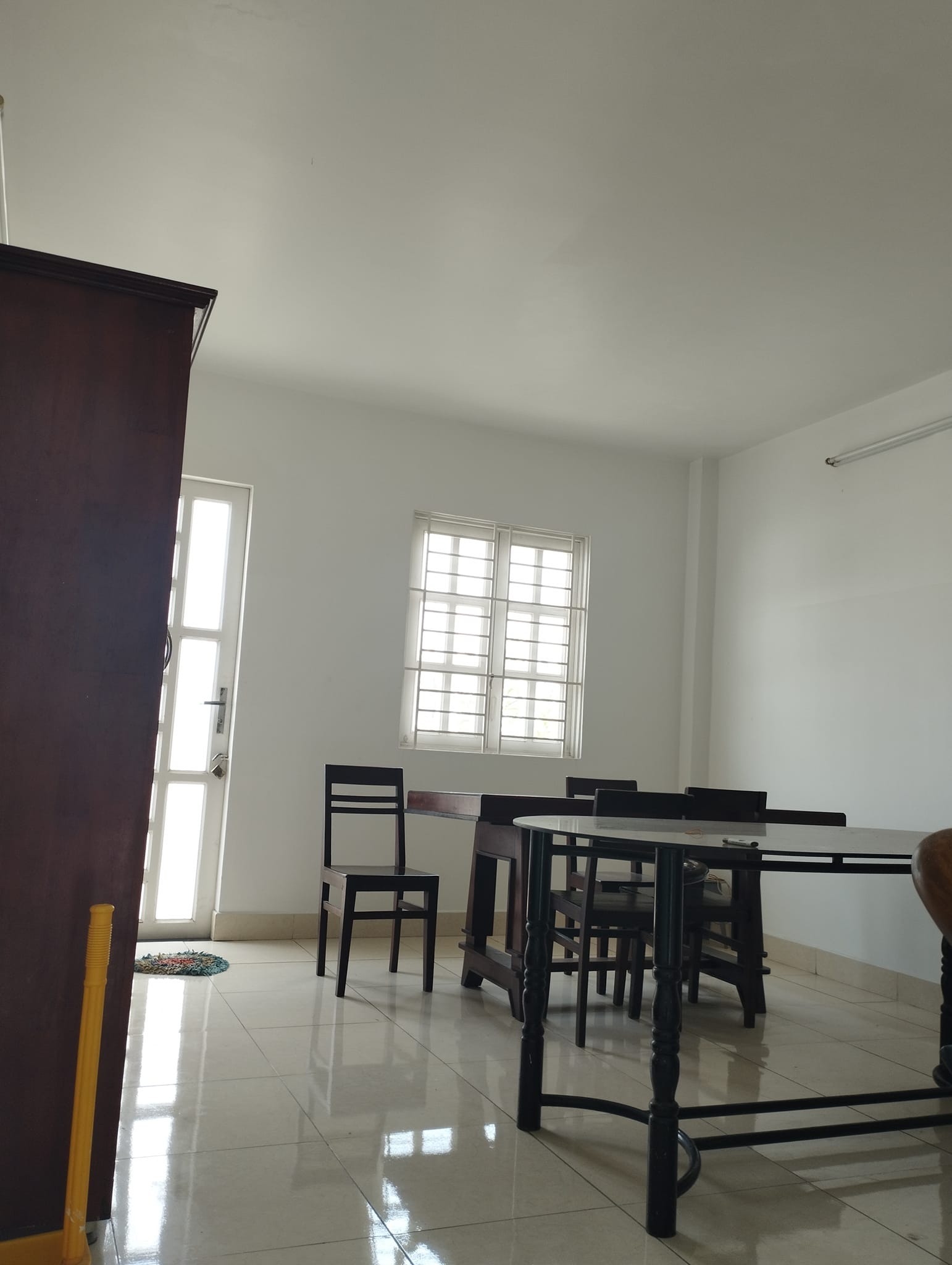 Nhà mới Hẻm xe hơi- Ngang khủng 6,5x17m2- Cách MT Hoàng Quốc Việt 20m-Gấp bán-Giảm sâu Chỉ còn 5ty5.