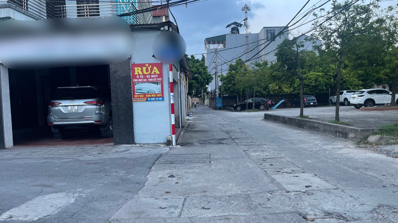 Bán Đất Cạnh UBND Phường Liên Mạc, Lô Góc - Ngõ Ô Tô. 62m2 _ 3 Tỷ..