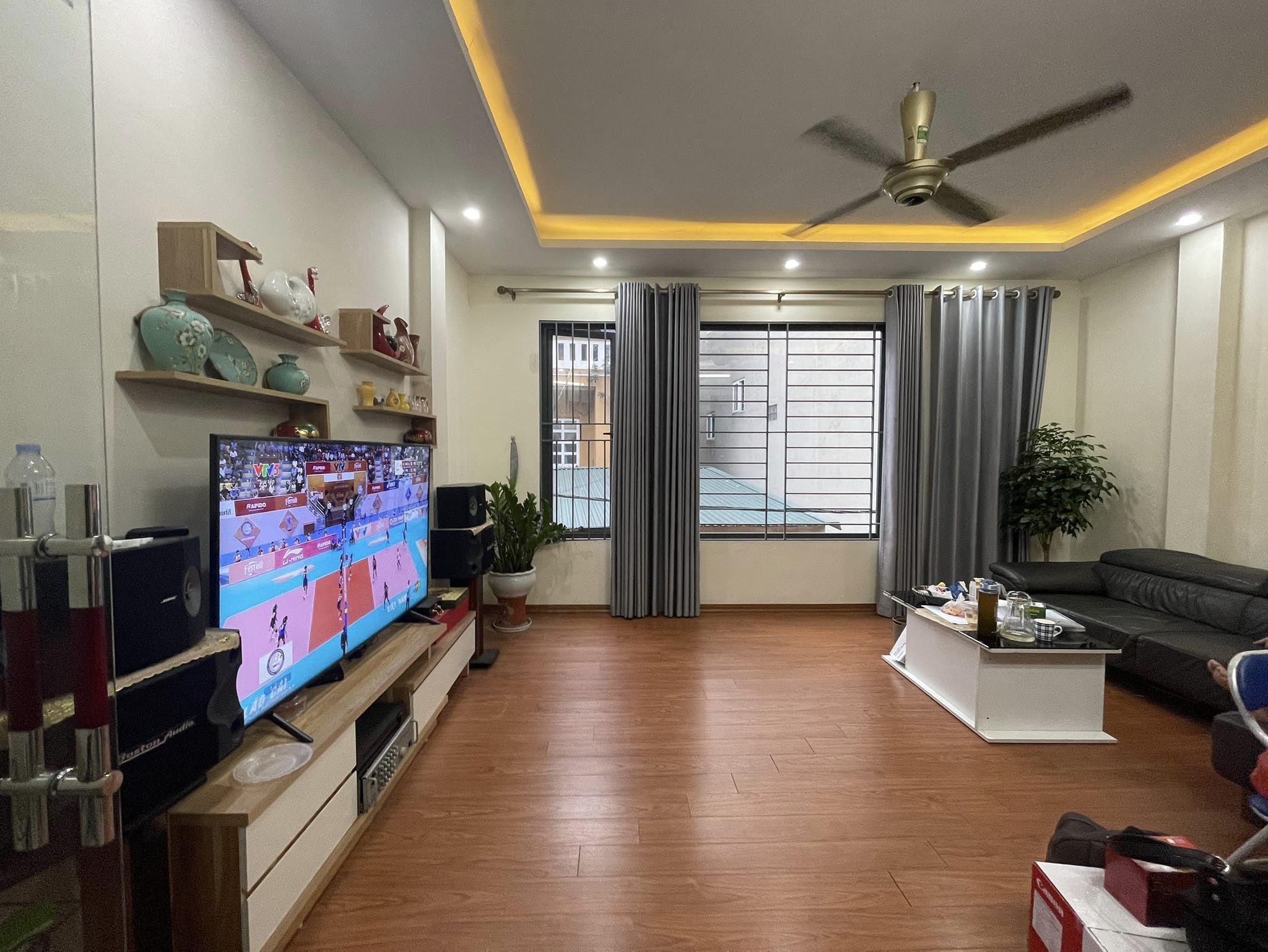 BÁN NHÀ PHÂN LÔ_ NGUYỄN VĂN CỪ(LONG BIÊN)_ DÂN XÂY_ 5 TẦNG_ LÔ GÓC_ 3 THOÁNG_ Ô TÔ VÀO NHÀ_ GIÁ HƠP LÝ.