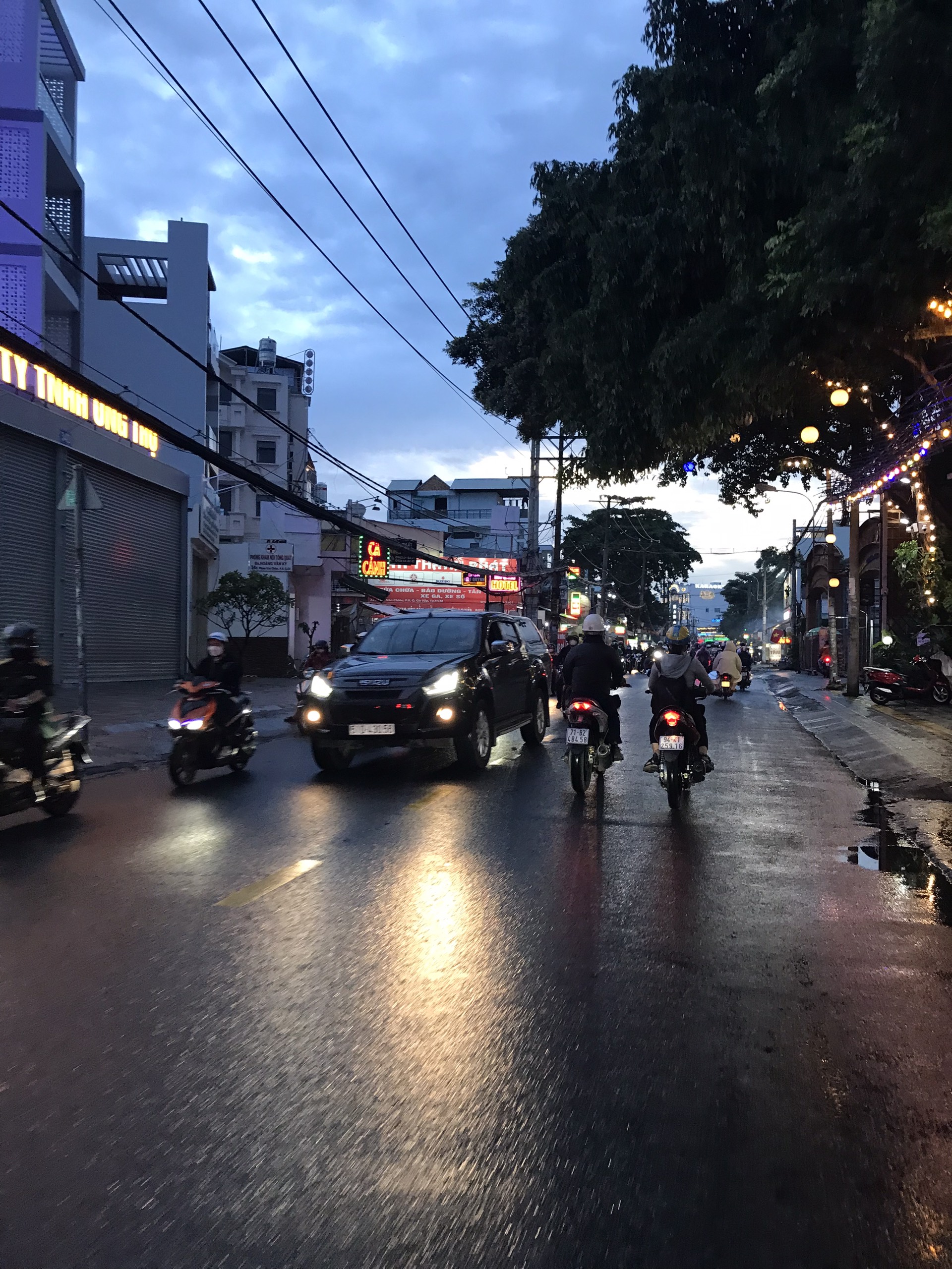 XE HƠI NGỦ NHÀ 4 LẦU 42M2 NỞ HẬU PHẠM VĂN CHIÊU NHỈNH 4 TỶ.