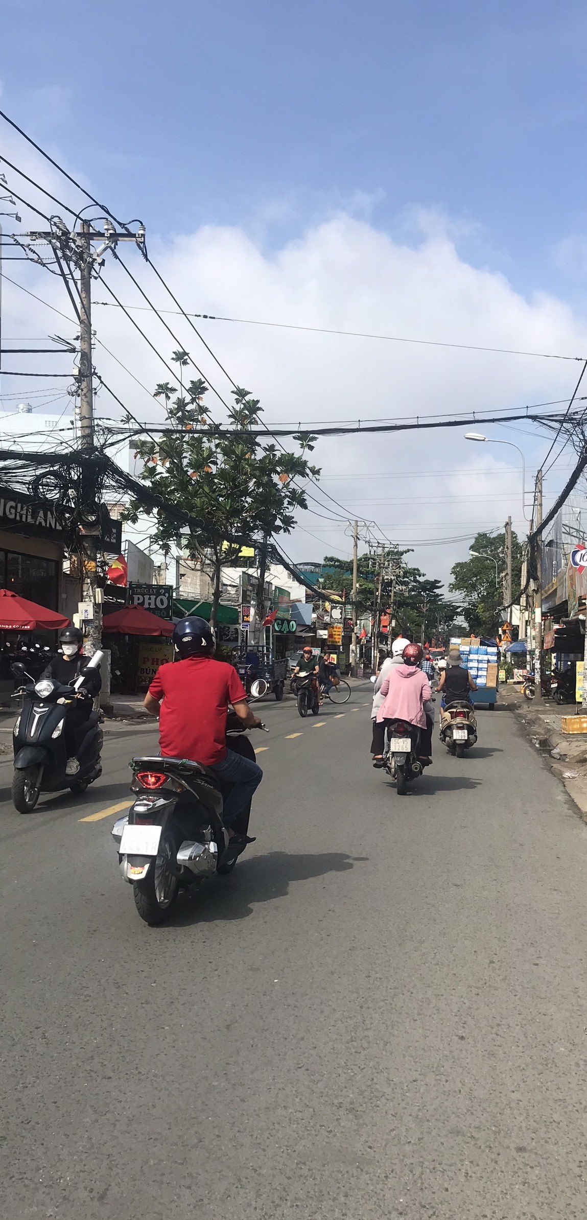 NHÀ BÁN Ở NGAY 101M2 HẺM XE HƠI QUẬN 12 NHỈNH 4 TỶ XÍU.