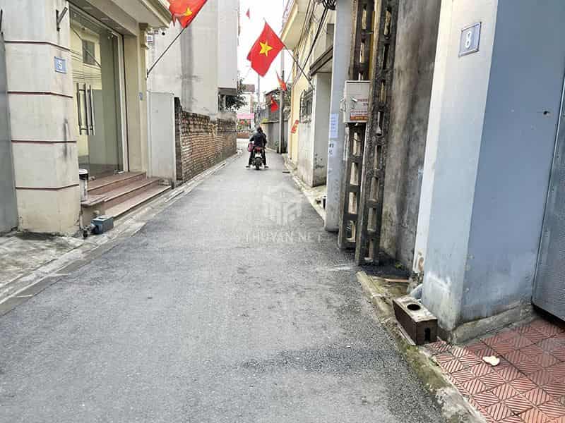 Cần bán gấp ! Đất 60m2, đường thông ô tô, Khoan Tế, Gia Lâm.