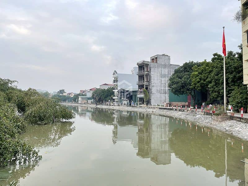 Chính chủ bán 100m2 đất đấu giá mặt Hồ Đầm Tranh, Long Biên - Đang cho thuê 10tr/tháng.