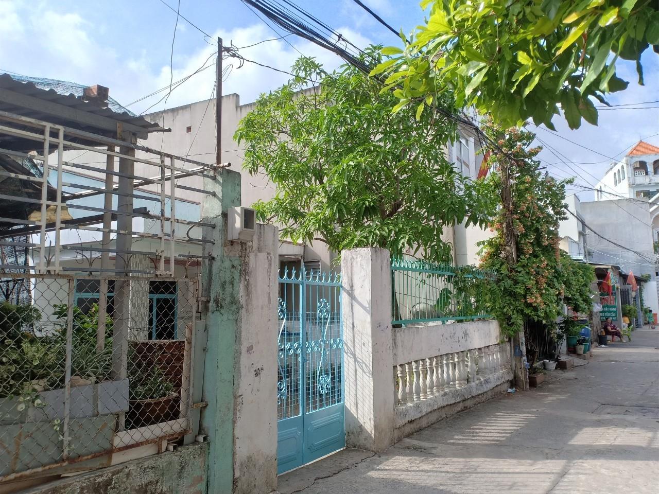 Bán nhà hẻm ô tô Tỉnh lộ 43, Bình Chiểu Thủ Đức 120m2, giá chỉ 5,7 tỷ..