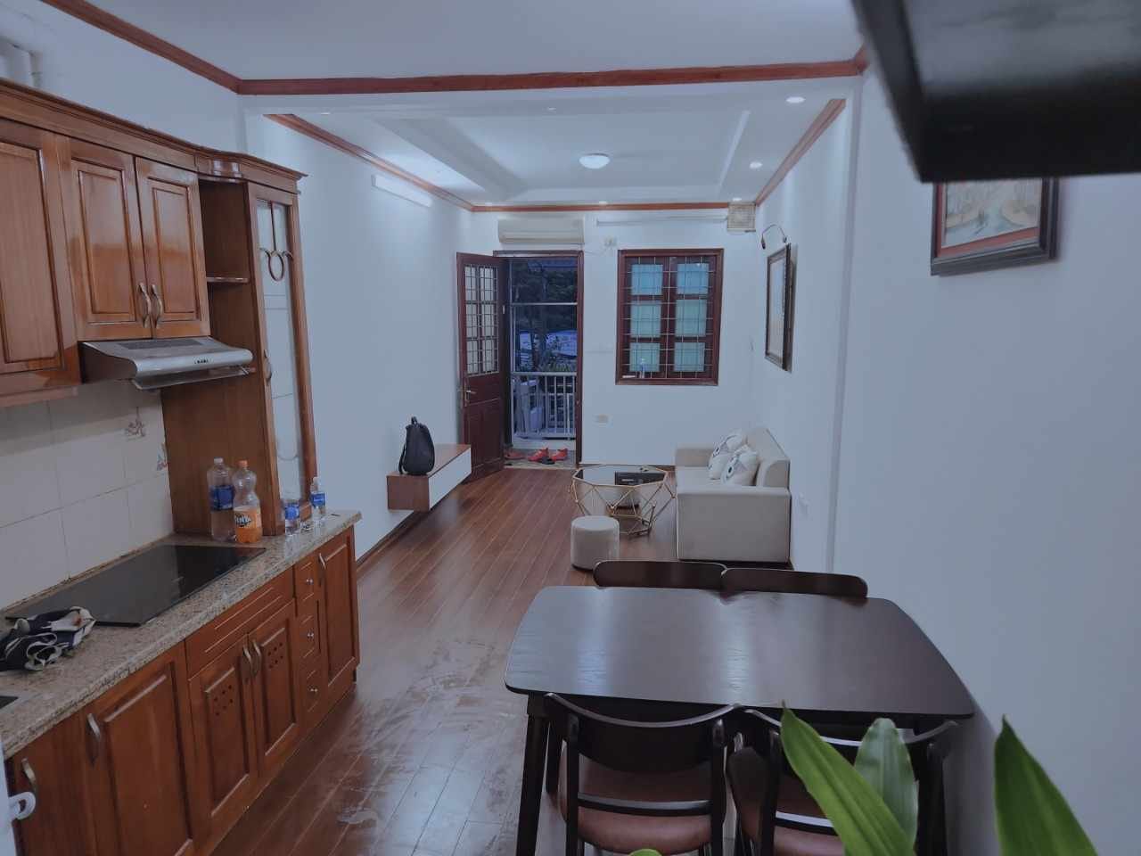 Tập thể Hào Nam Nhạc viện Hà Nội 80m 2 ngủ 2wc oto đỗ cửa chỉ 1.9 tỷ.