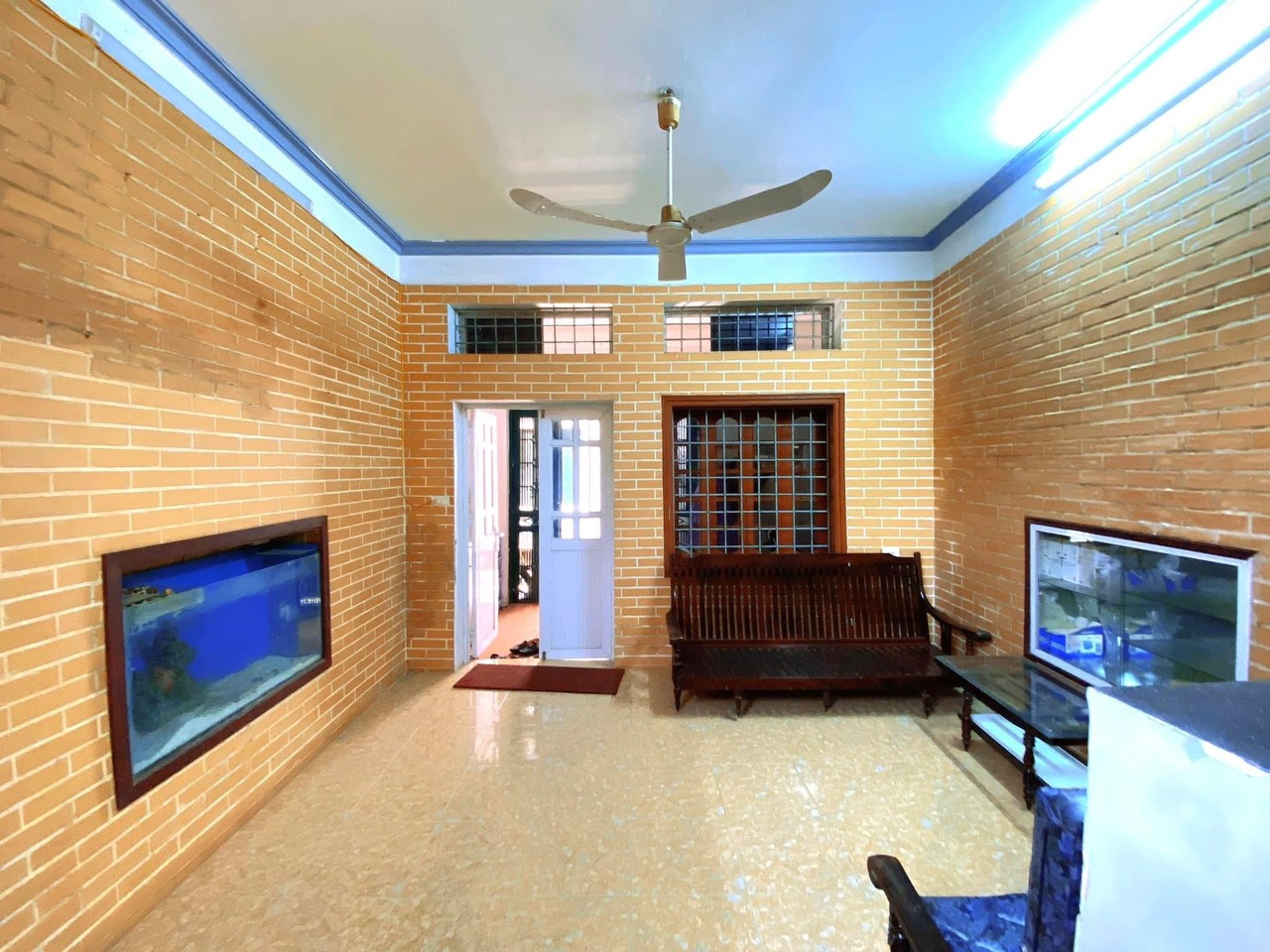 Cho thuê nhà riêng ngõ Trần Hữu Tước, Đống Đa, 20m ra hồ Đắc Di, nhà full đồ.