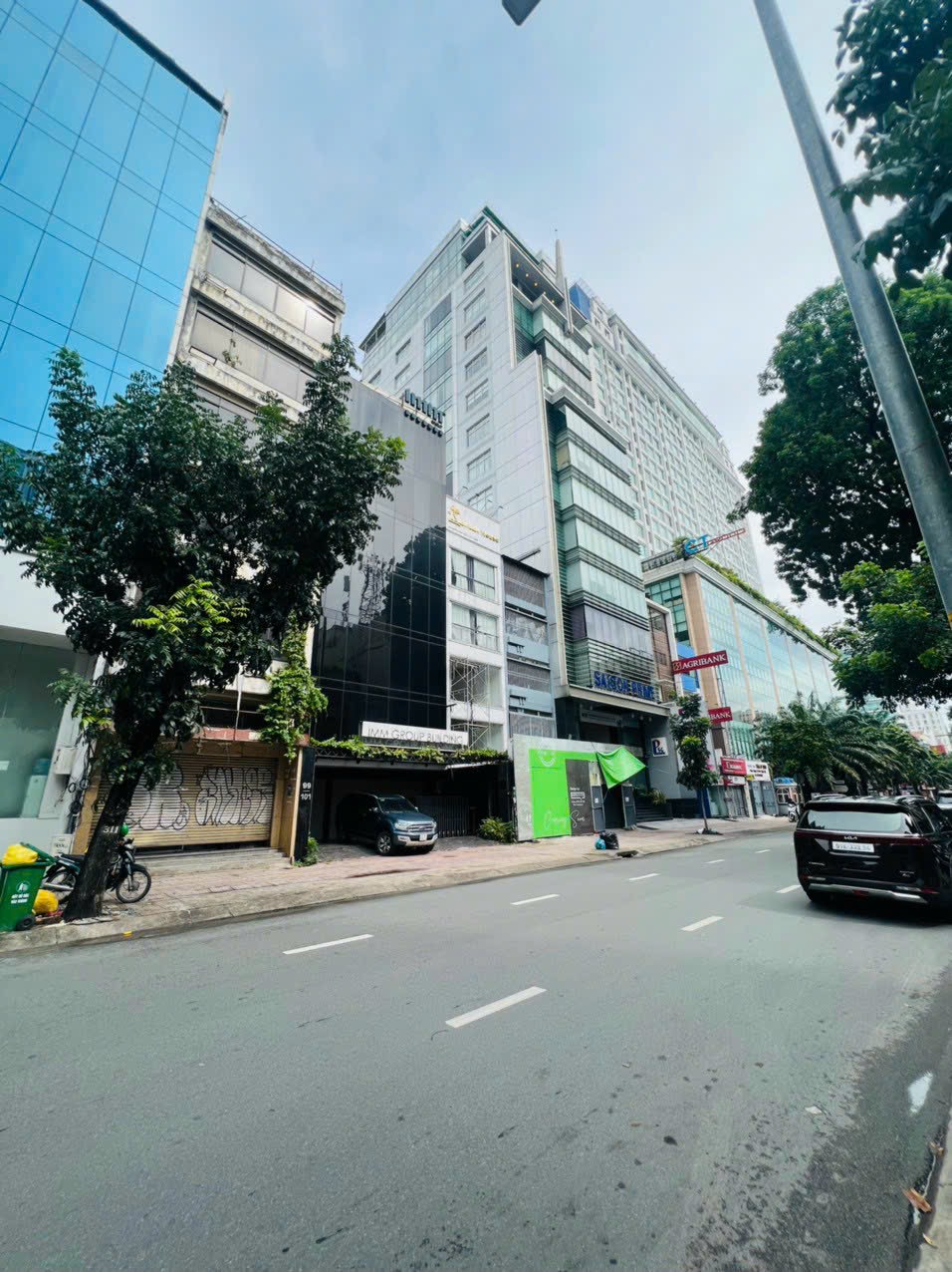 Nợ Ngân Hàng cần bán gấp , nhà mặt tiền ngay Nguyễn Văn Trỗi, Quận Phú Nhuận DT 7x23 Giá Chỉ 24 Tỷ.