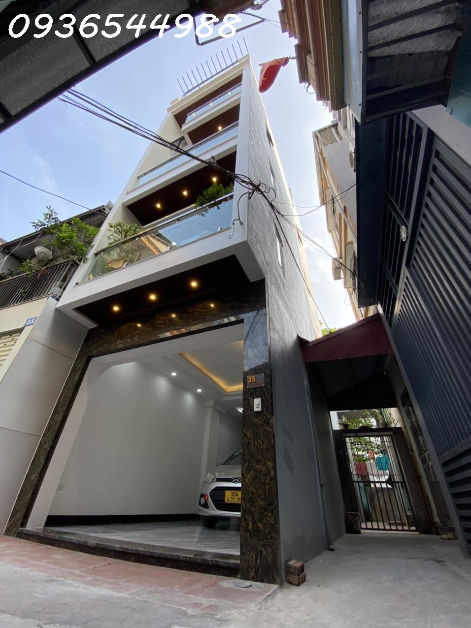 Bán nhà phố Vũ Xuân Thiều, Long Biên, gara ô tô, nhỉnh 4 tỷ, 40m2 x 5 tầng hiện đại.