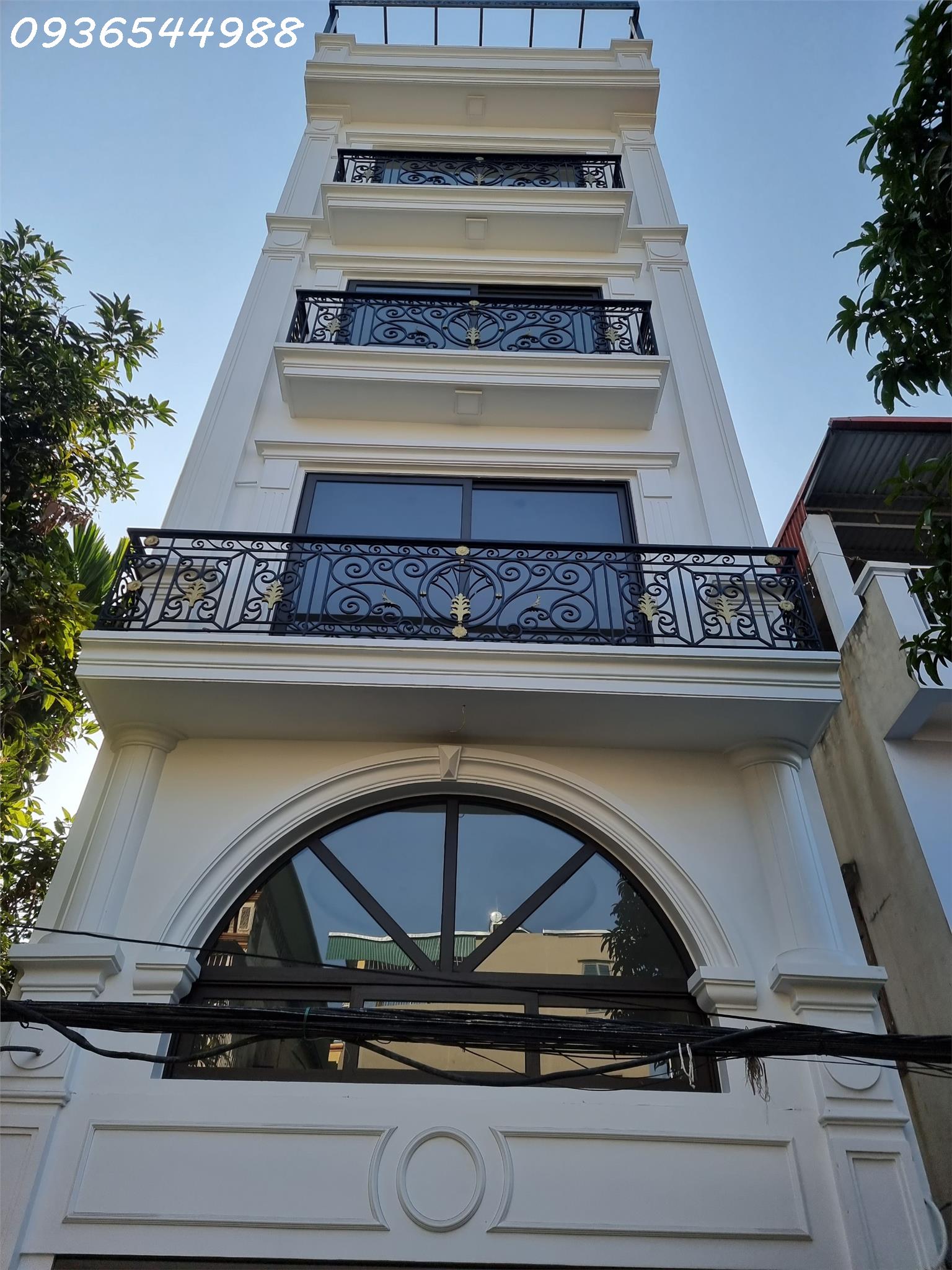 Cần tiền hạ giá sốc nhà 6 tầng Thạch Bàn, gara, thang máy, chỉ 6 tỷ.