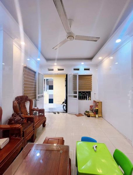 Nhà đẹp ở luôn XUÂN ĐỈNH 2 tầng Gần PHỐ 2.8 tỷ.