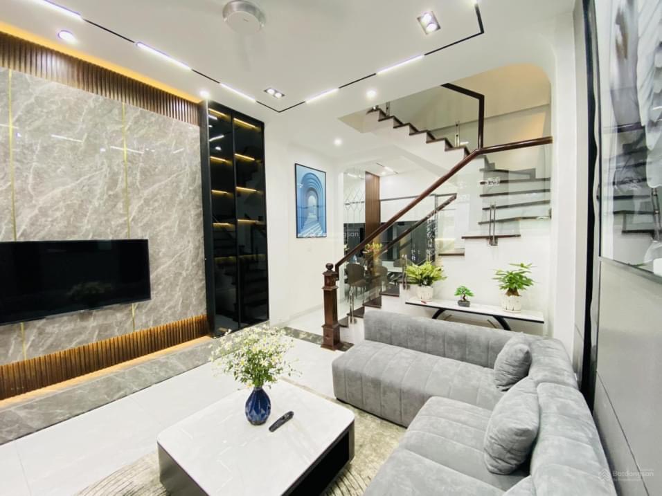 Bán nhà Giáp Bát, 62m x 5T x 7.1 tỷ, NGÕ THÔNG Ô TÔ - KINH DOANH - MẶT NGÕ.