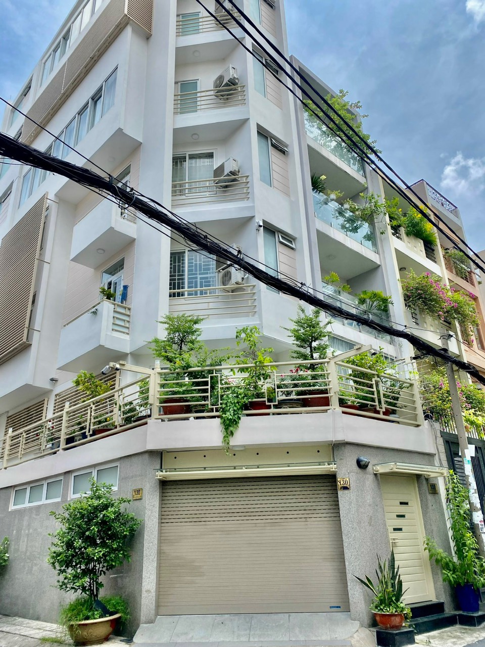 Bán Nhà Mặt Tiền Thụt Trần Huy Liệu, P8, Q.Phú Nhuận Giá 31 Tỷ.