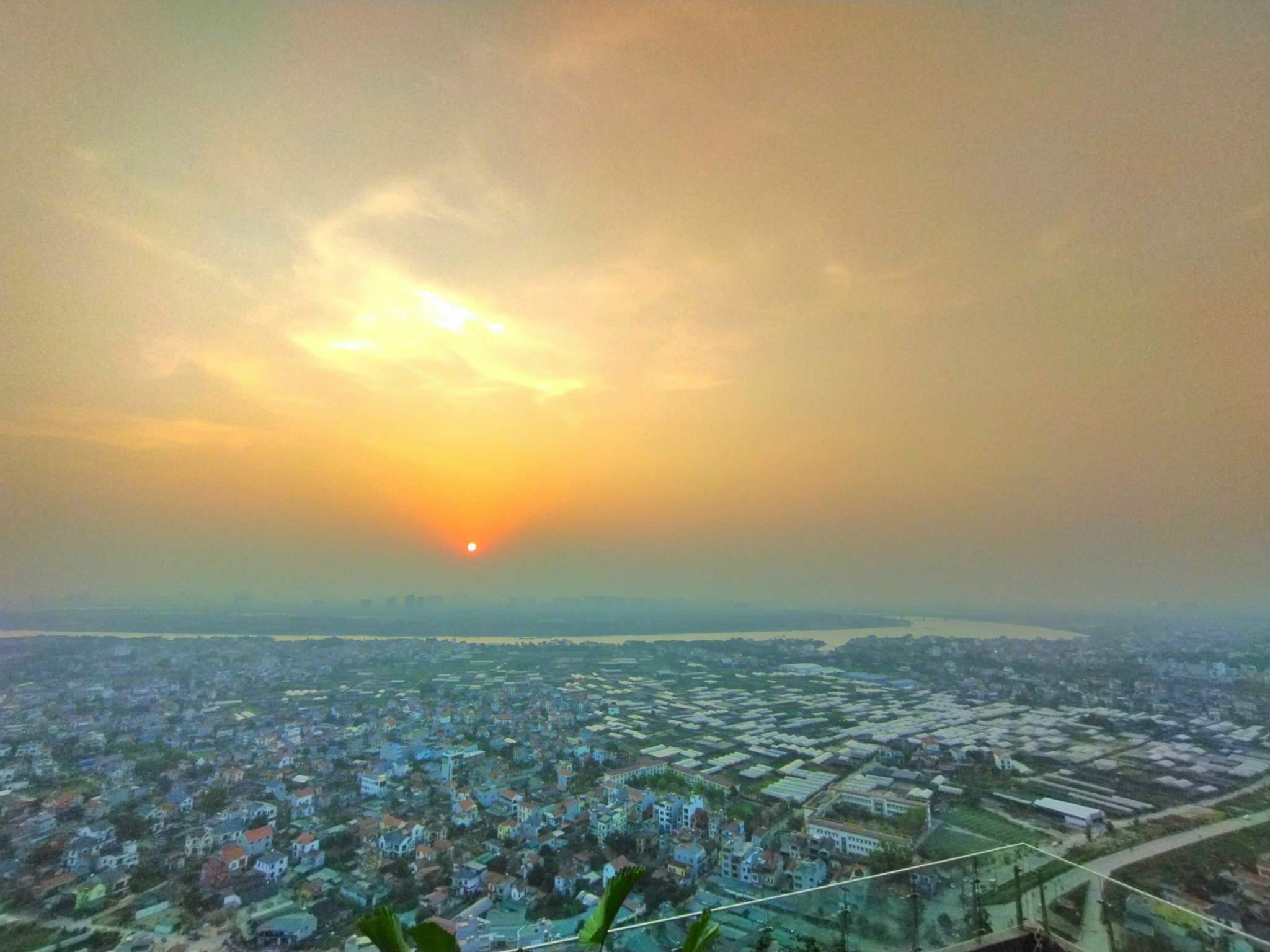 CC Solforest Ecopark, 2N1VS, 57m2, T37, 1.98tỷ, View sông Hồng, cách Hồ Gươm 30p.