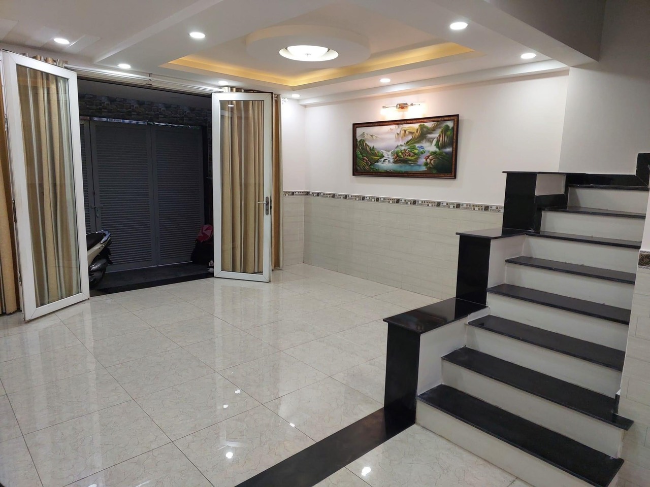 Cho thuê nhà mới Full NT Trần Văn Khánh p Tân Thuận Đông Q7. 3pn 3wc 1pk 1pb.Giá:16tr.