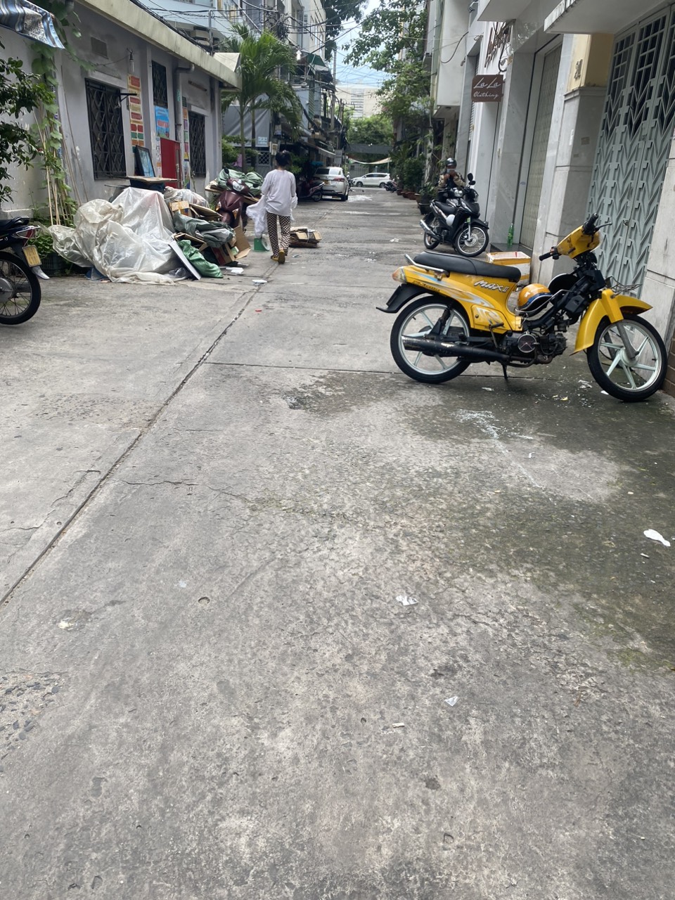 HẺM 8M 1 TRỤC - KHU KO CÓ NHÀ BÁN -5 TẦNG.