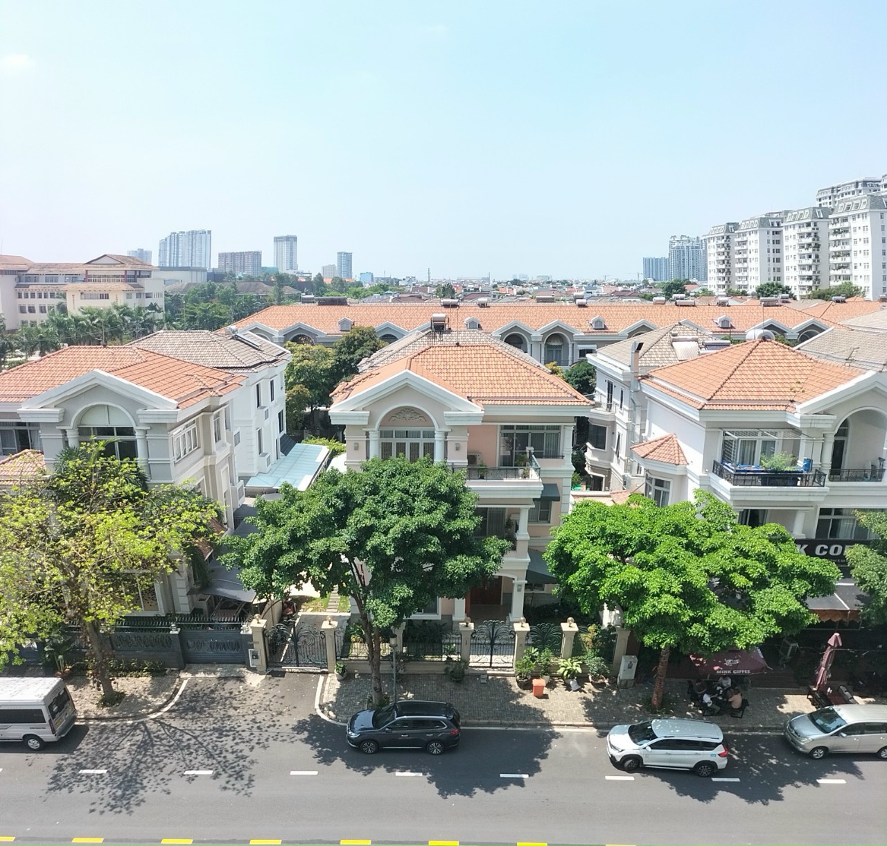 căn hộ hướng Đông Nam view Biệt thự The Peak - Midtown 83m2 cần bán gấp.