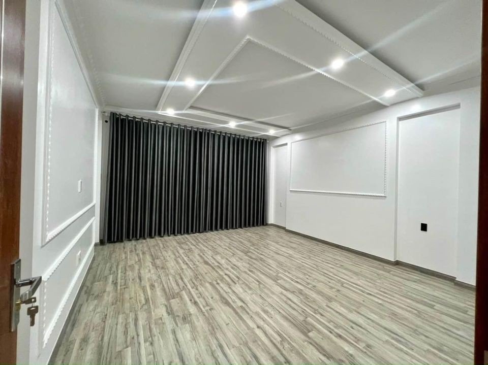 Bán nhà phân lô 333 Văn Cao, 91m 4 tầng độc lập GIÁ 8.1 tỉ cực đẹp.