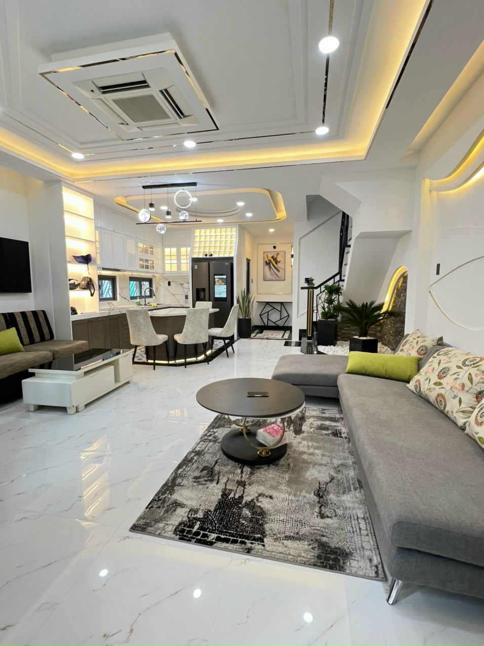 Bán gấp MT Hoa Hồng, Phường 2, Quận Phú Nhuận.