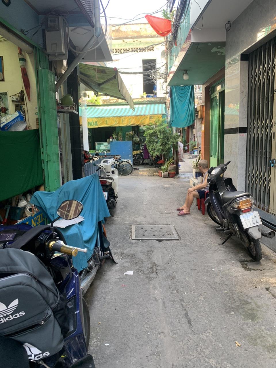 BÁN NHÀ ĐẸP TRẦN XUÂN SOẠN - KIẾN TRÚC SƯ THIẾT KẾ - 3 TẦNG , NHỈNH 2 TỶ.