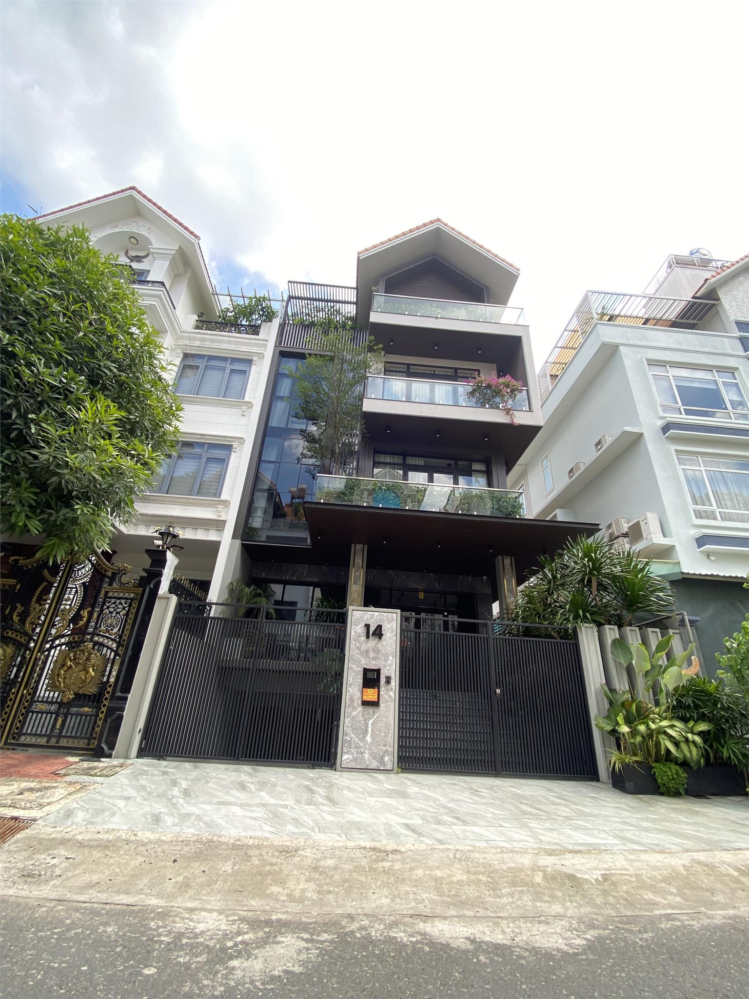 Hạ Giá! MT D5 phường 25,quận Bình Thạnh 18,5 Tỷ.