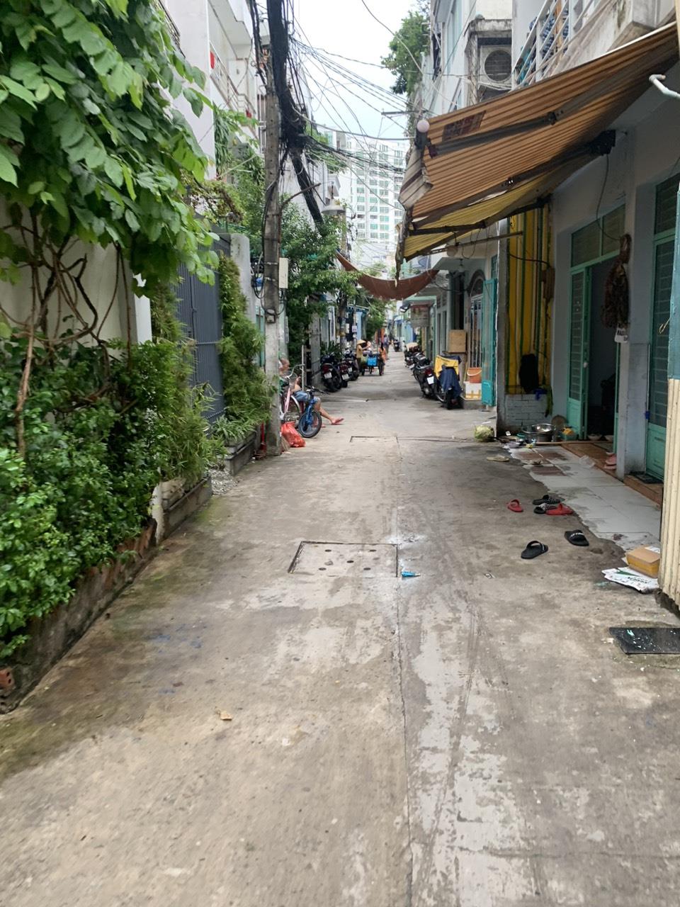 BÁN NHÀ MỚI TRẦN XUÂN SOẠN - GẦN HẺM XE HƠI , NHỈNH 2 TỶ.