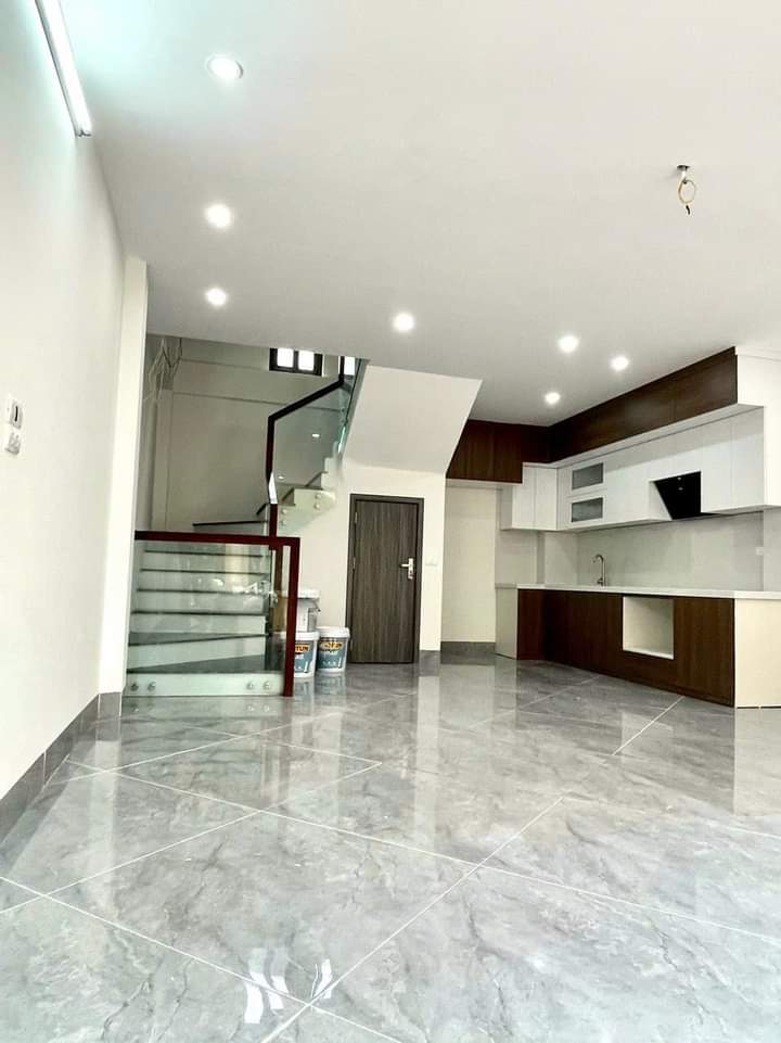 Thạch Bàn, Long Biên 46m2, 6 tầng, gara ô tô giá 5,4 tỷ.