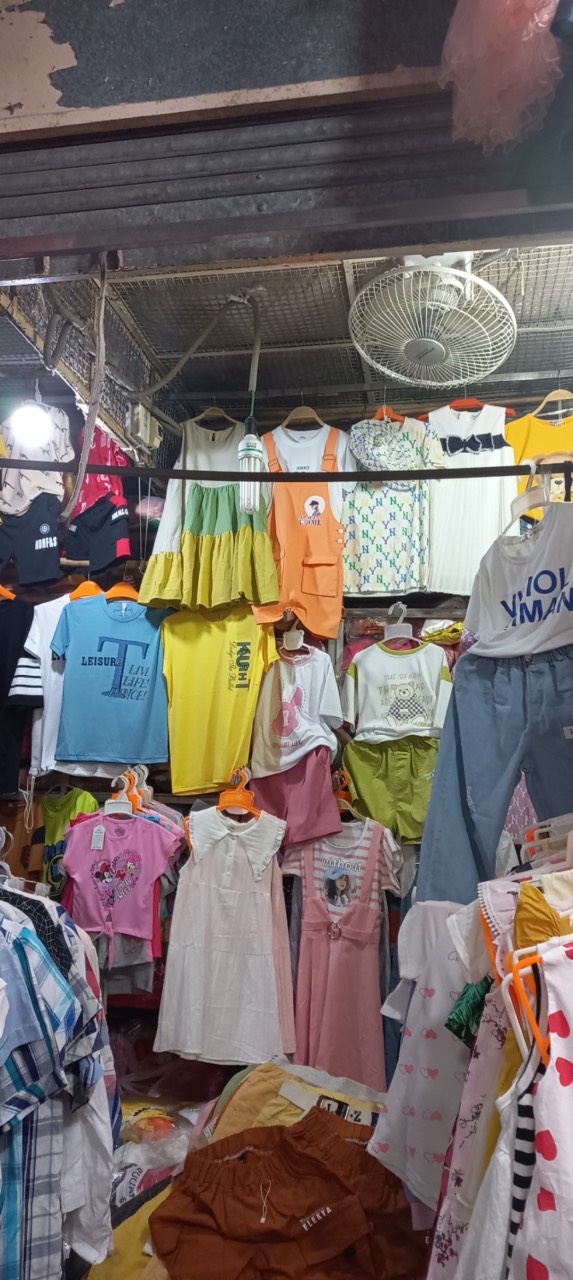 Chính chủ cần bán quầy vị trí đẹp tại chợ Đồng Xa thành phố Hà Nội.