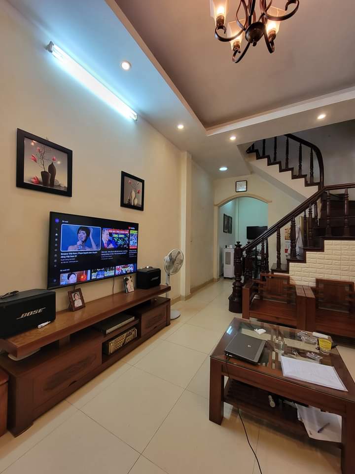 Bồ Đề Long Biên 51m2, 3 tầng, giá 6,15 tỷ